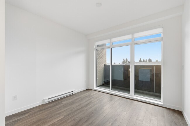 Photo - 8509-8158 158 St