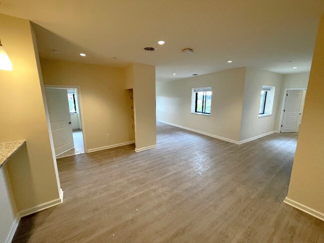 Photo - 192 Erie Blvd Unit 408