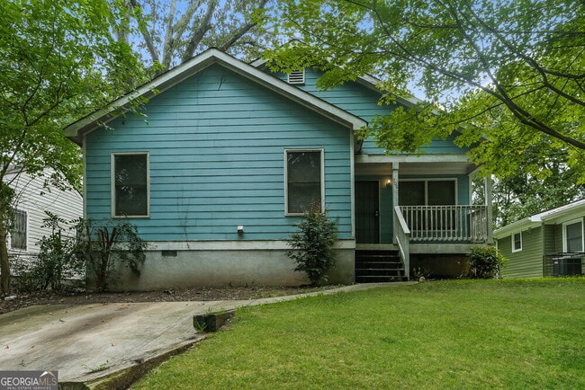 Photo - 700 S Grand Ave NW House