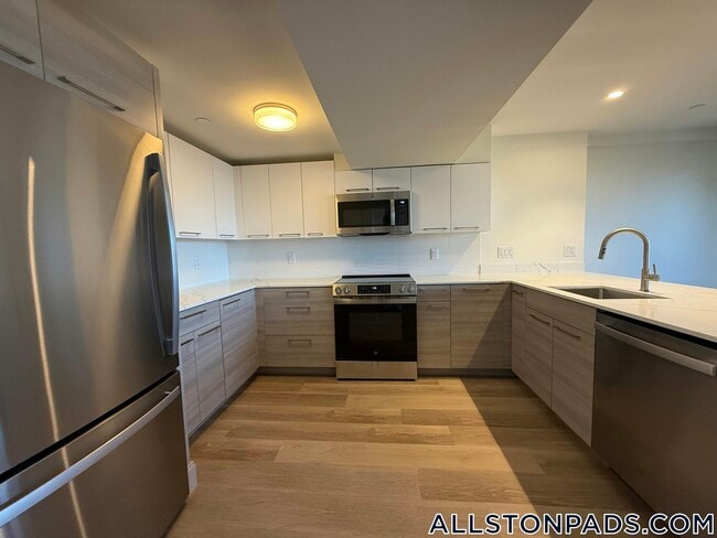 Photo - 1079 Commonwealth Ave Unidad 452