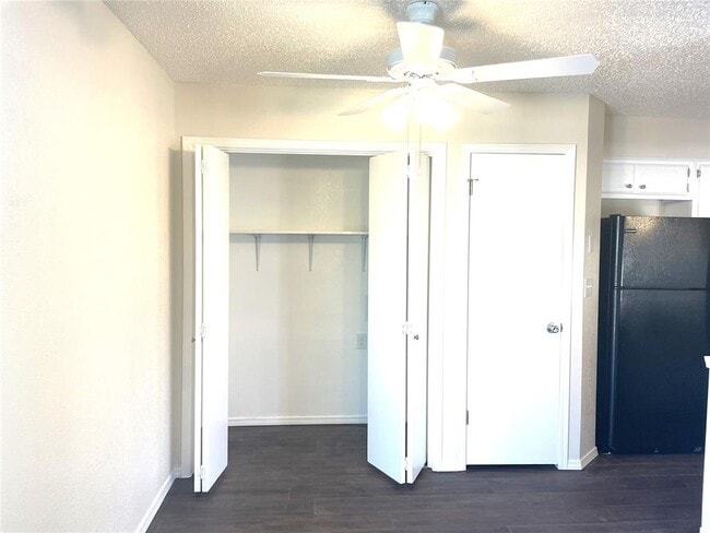 1407 Glen Oaks Ct Unit 2