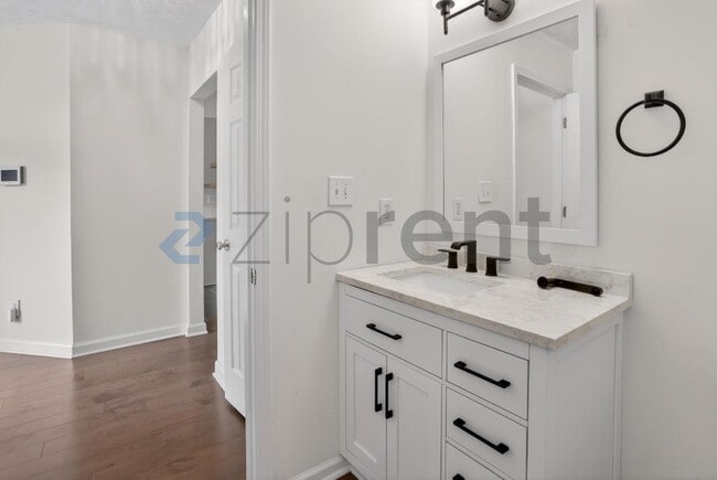 Photo - Unit 484