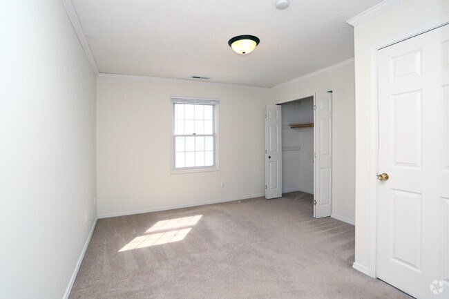 2BR, 2BA - 2nd Bedroom