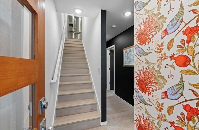 Photo - 5915B California Ave SW