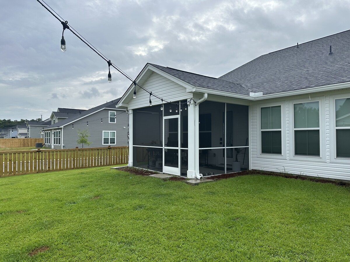 Photo - 8669 Windsor Hill Blvd