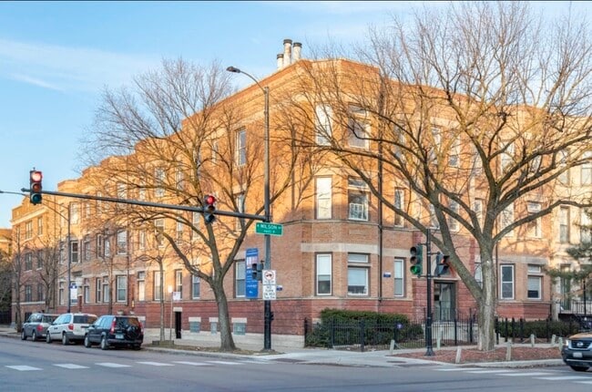 Building Photo - 4613 N Ashland Ave Unit 3