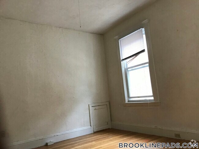 Building Photo - 91 Verndale St Unit 1 Rental