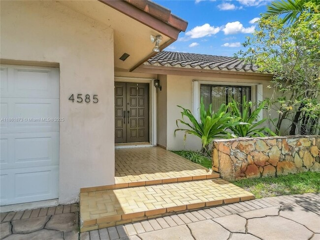 Building Photo - 4585 SW 87th Ave Rental