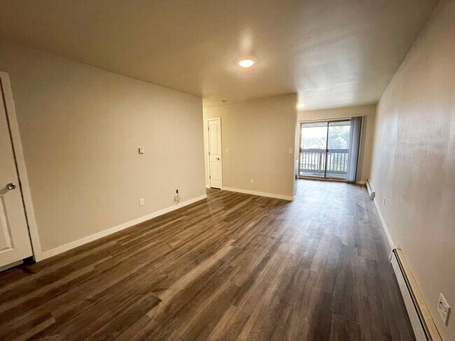 Photo - 929 Iowa Ave Unit 11