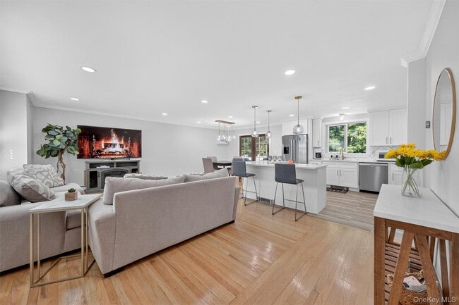 Photo - 3208 Douglas Dr