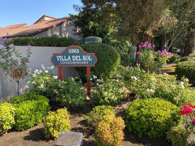 Building Photo - 5965 E Shields Ave