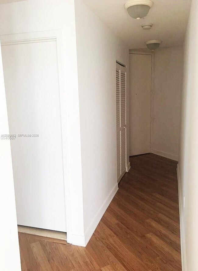 Photo - 79 SW 12th St Unidad 3006S