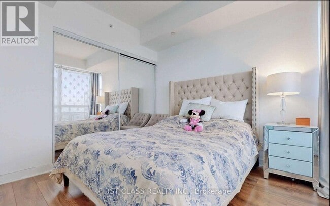 Photo - 15 Grenville St Unit 4202