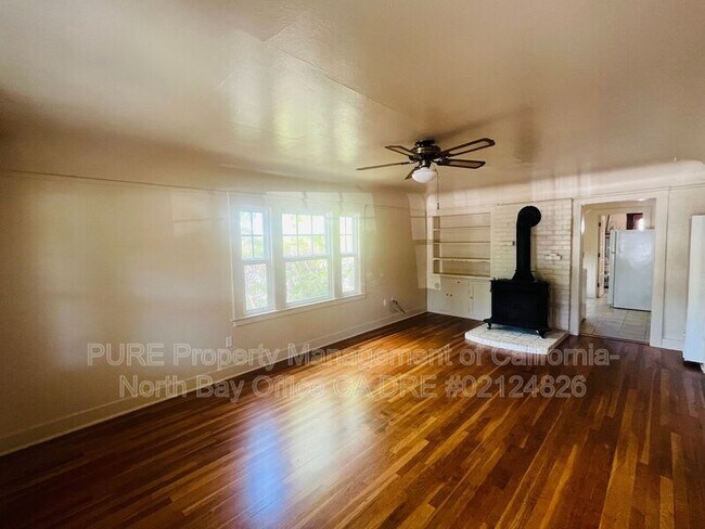 Photo - 591 N Dora St