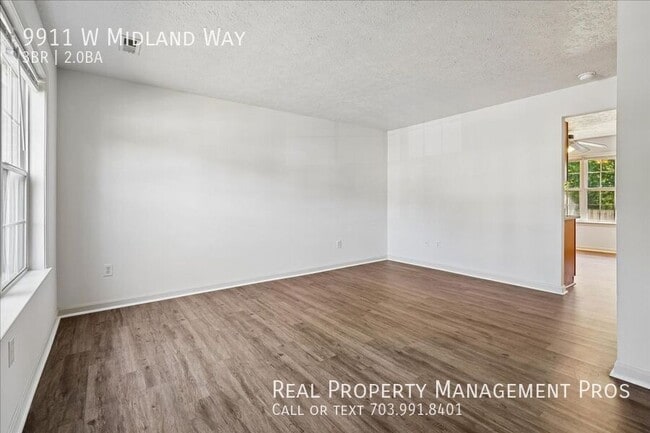 Photo - 9911 W Midland Way