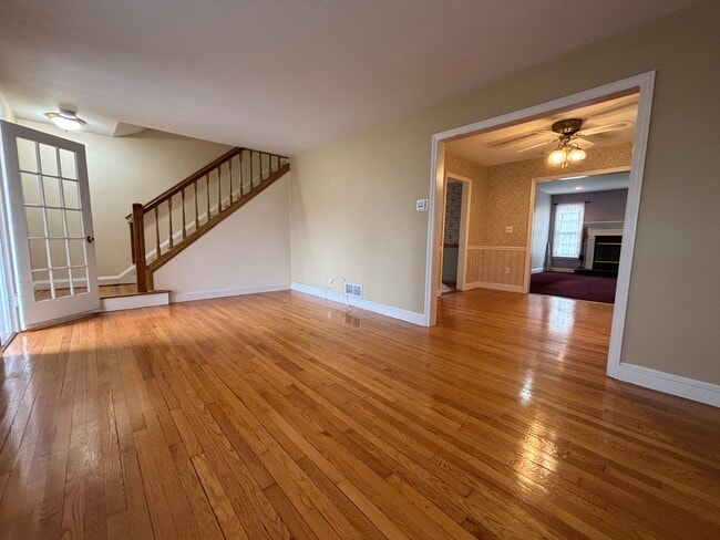 Photo - 434 W Inman Ave