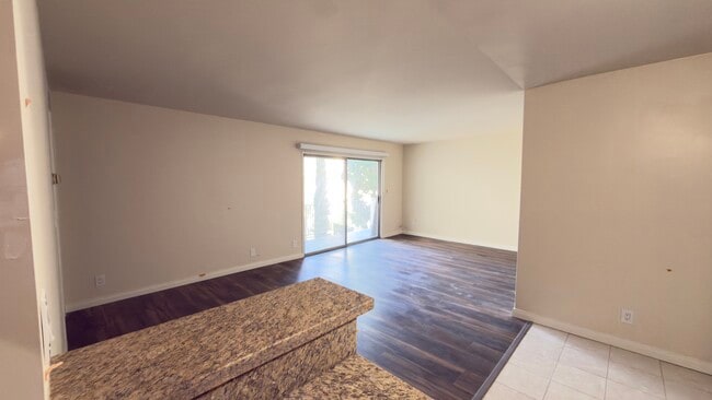 Photo - 13820 Victory Blvd