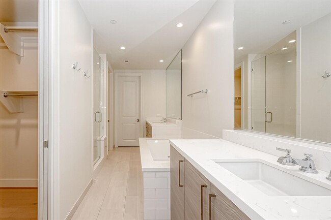 Photo - 2047 Westcreek Ln Ln Unit 801