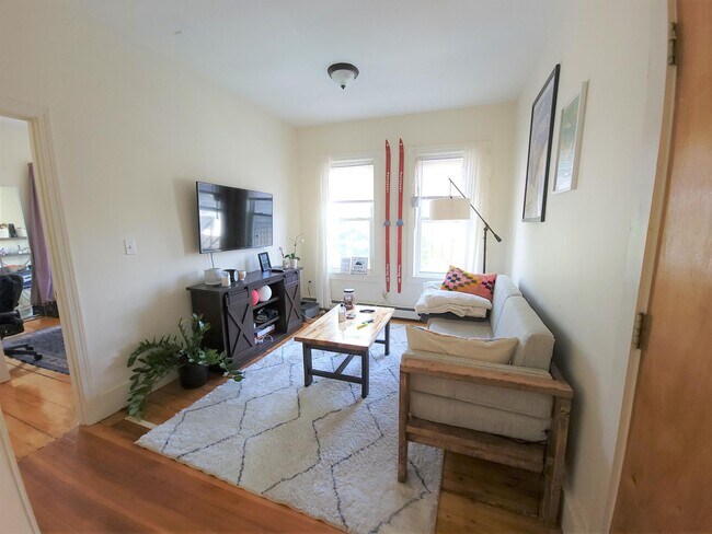 Photo - 76 Oak St Unit 3R