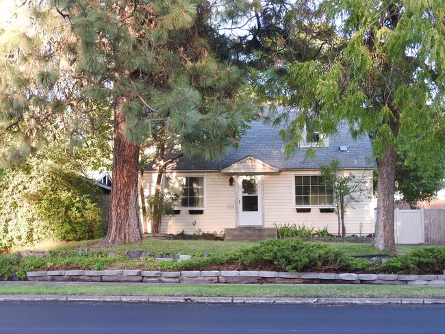WALL - 1 - FRONT - 4224 N Wall St House
