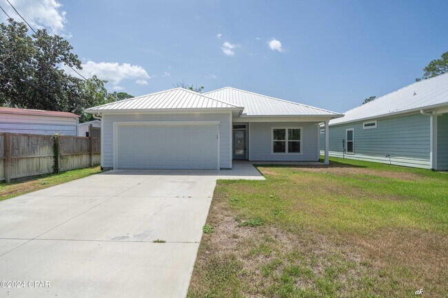 Photo - 4221 Catherine St
