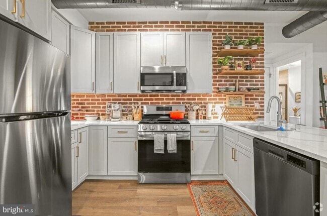 Building Photo - 2401 Frankford Ave Unit 2D Rental