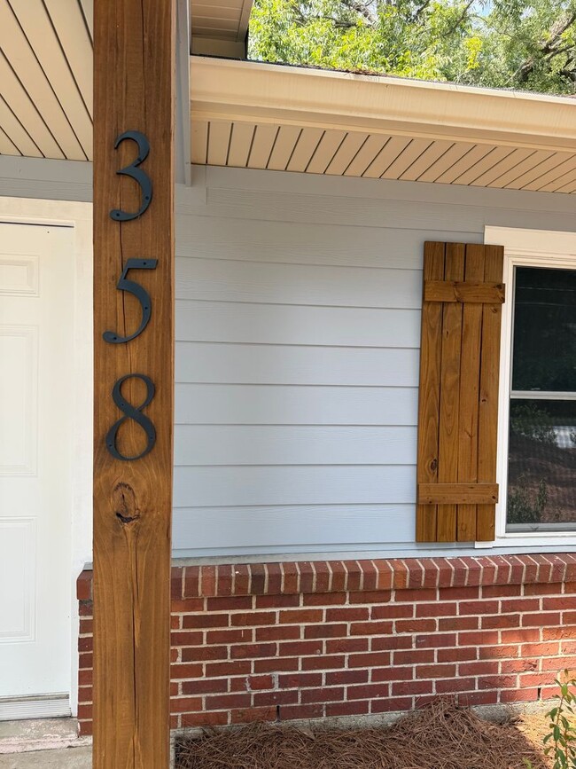 Photo - 358 W Drake Ave
