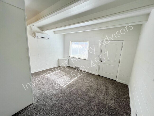 Photo - Half Off First Month! Unidad 3