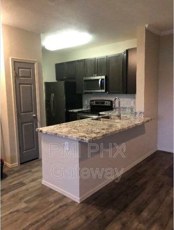 Photo - 5401 E Van Buren St