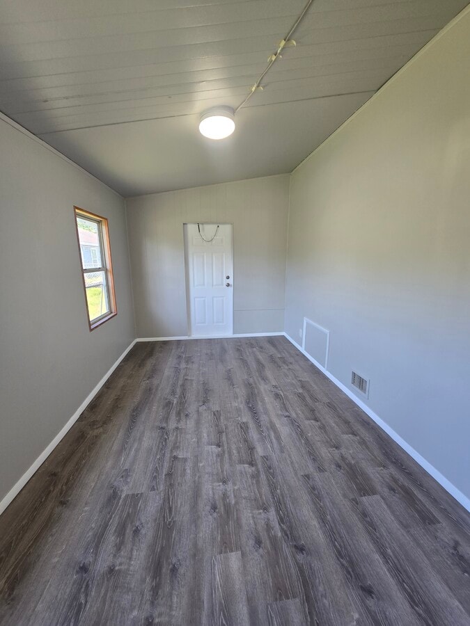 Photo - 1845 Mary Ln