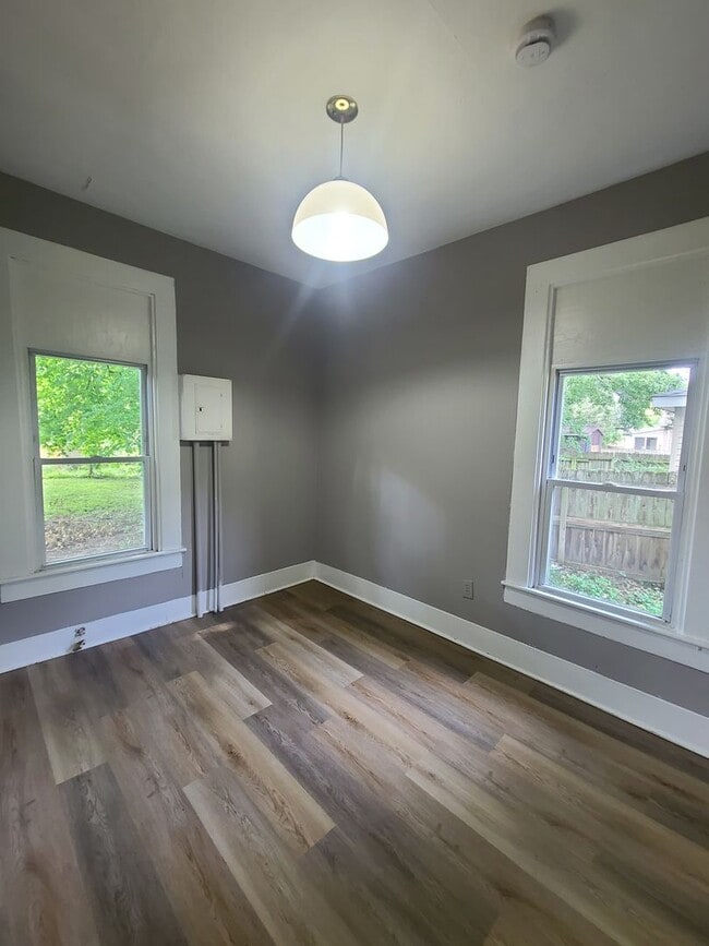 Photo - 303 W Eureka St