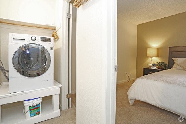 Lavandería dentro del apartamento - Greenbriar Villa Apartments