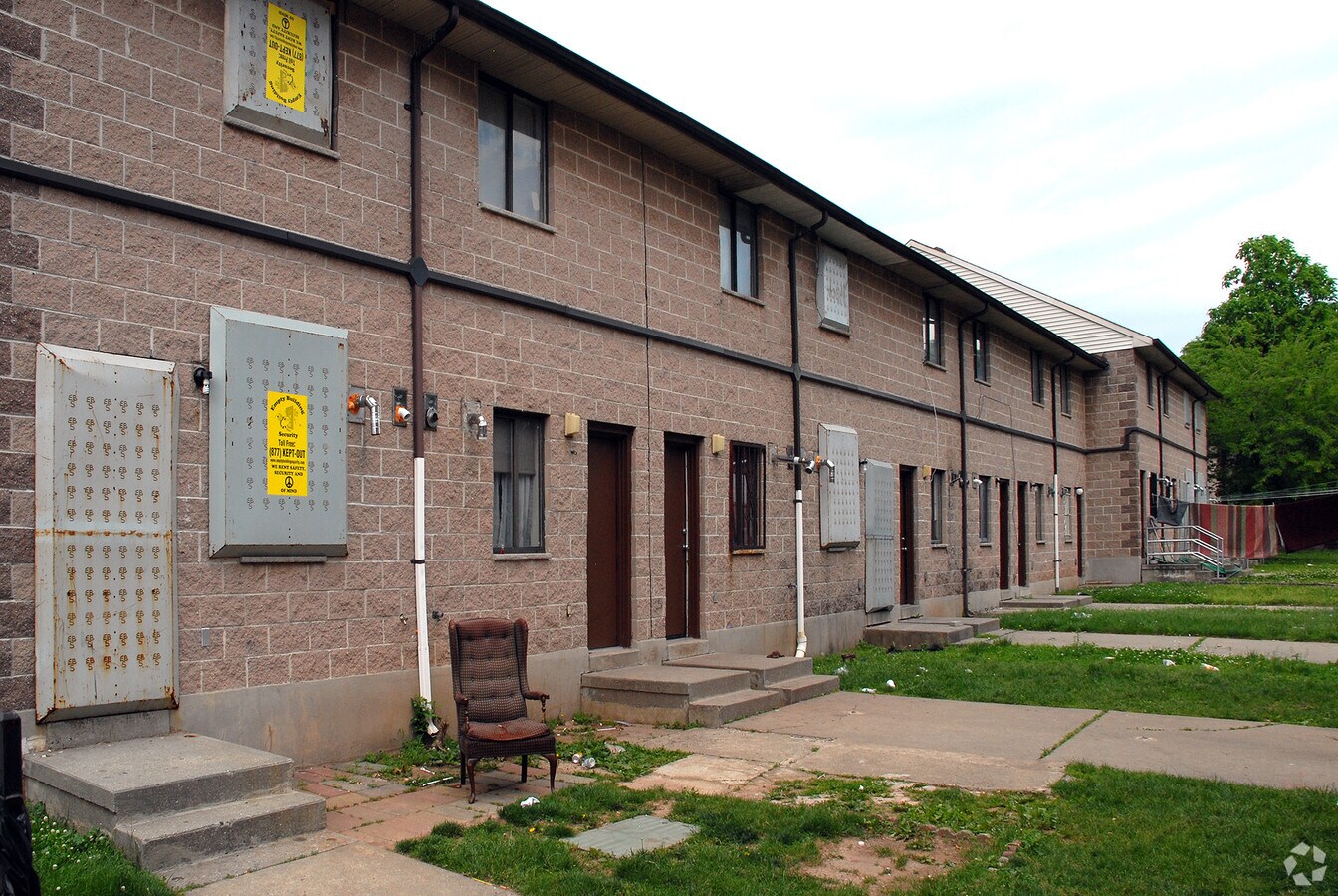 Photo - Oriental Village Apartments