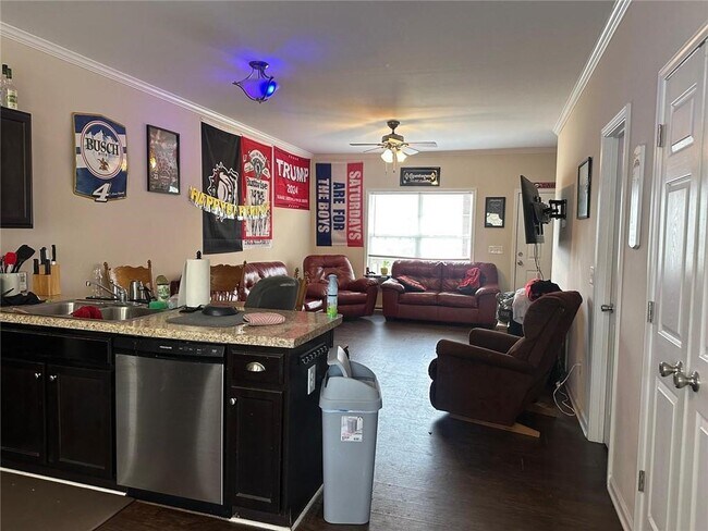 Photo - 194 Strickland Ave