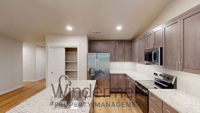 Photo - 637 Kingbird Ct