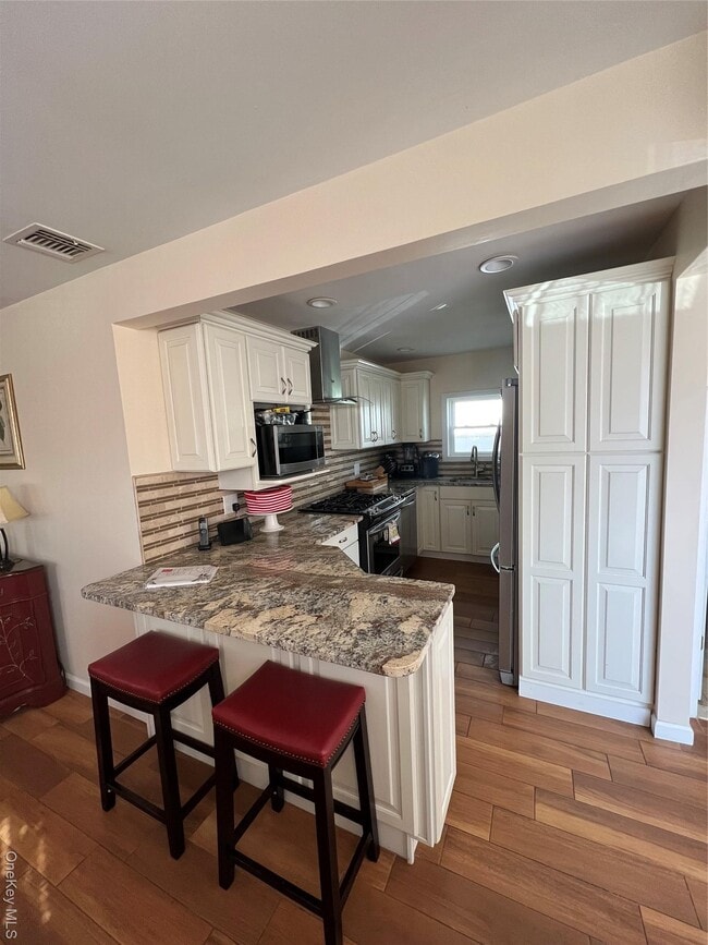 Photo - 615 W Walnut St