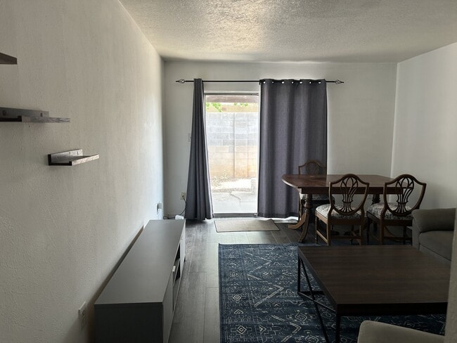 Photo - 3600 Eubank Blvd NE