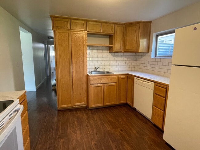 Photo - Lieuallen Apts. Unit 241 1/2