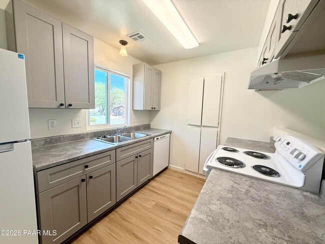 Photo - 564 Lincoln Ave Unit C