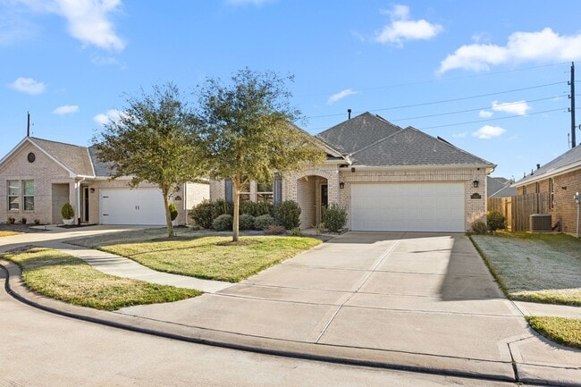 Photo - 8315 Divot Trce