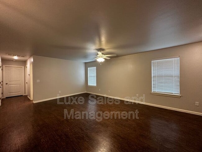 Photo - 11416 N Lincoln Blvd