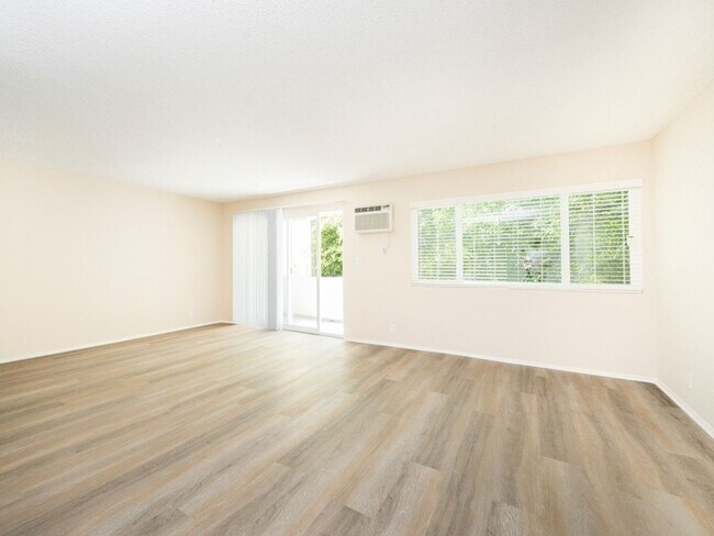 Photo - 1641 Veteran Ave