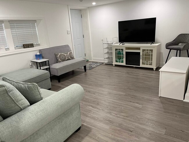 Photo - 3 S Richards Ave Unit B