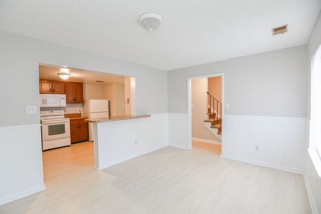 Photo - Spacious Townhome Updated Throughout!