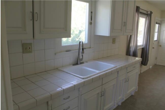 Photo - 2350 Windsor Ave