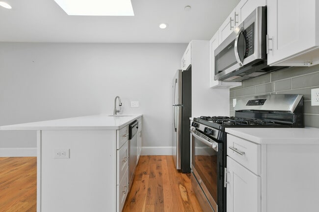Building Photo - 70 W Eagle St Unit 3 Rental