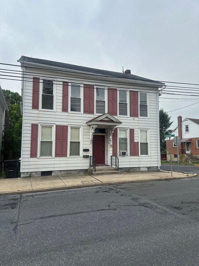 Building Photo - 152 W Main Ave Unit 2