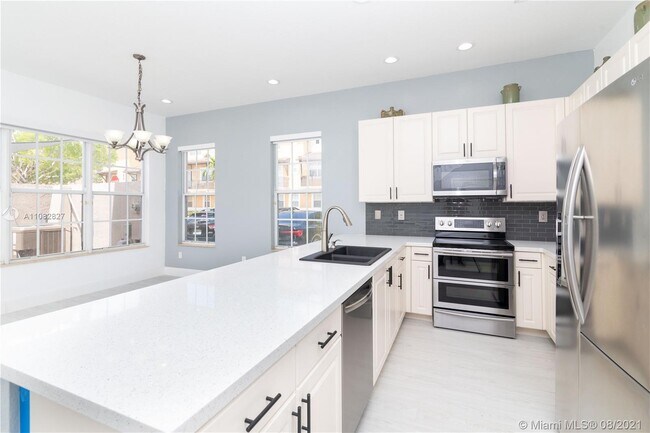 Photo - 14711 SW 5th St