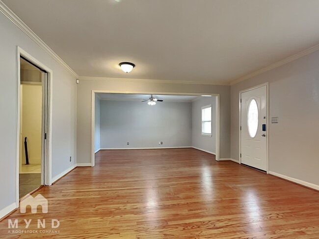 Photo - 7519 Schiller St