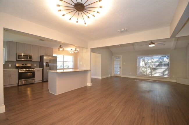 Building Photo - 15603 Oldridge Dr